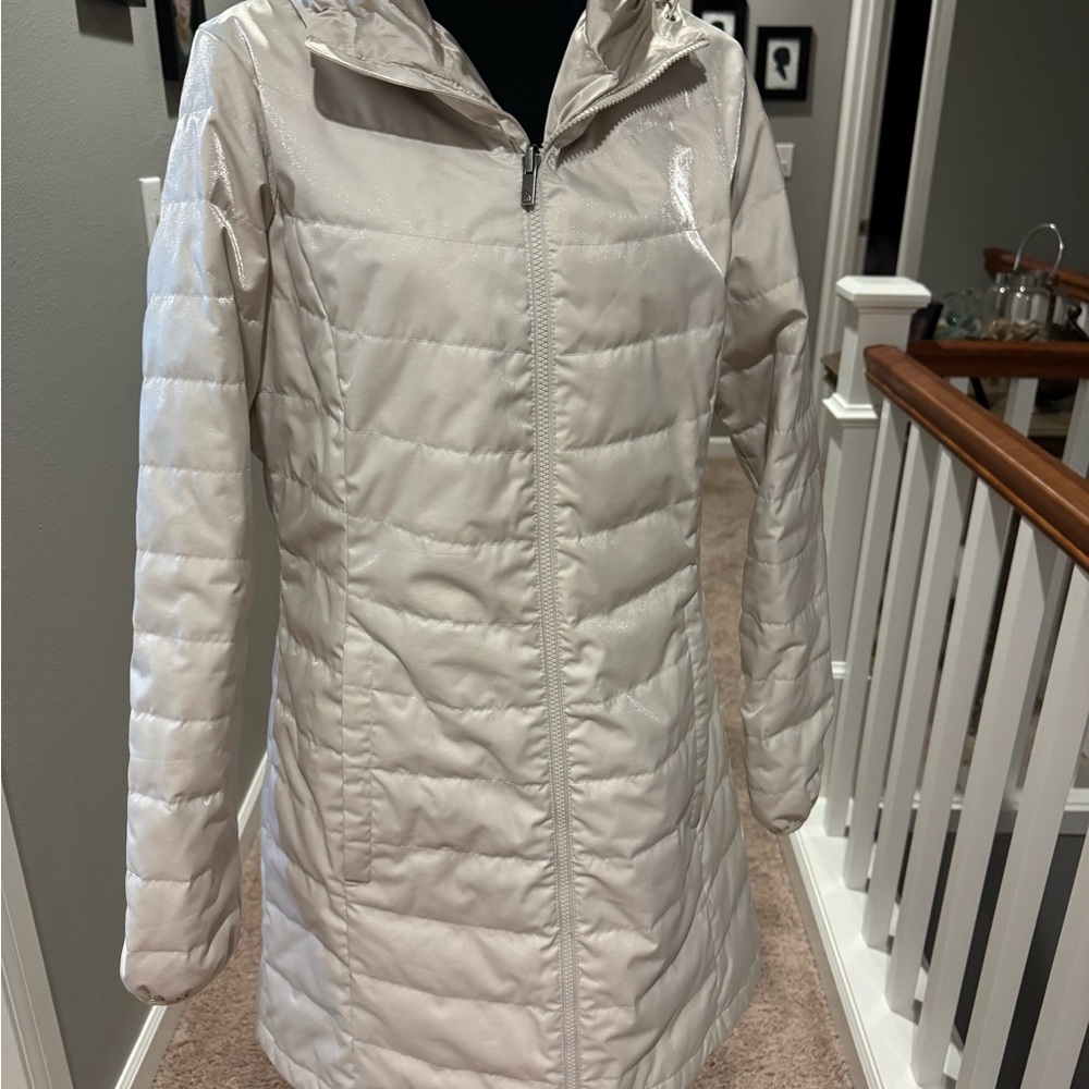 The North Face Women's White Puffer Coat- shimmery cream